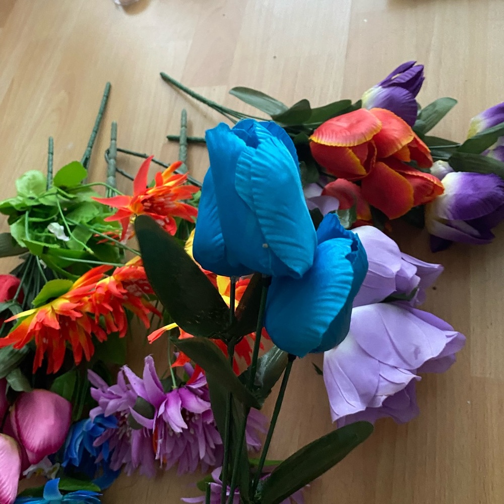 ⭐️Assorted Artificial Flowers!🌟 - Picture 4 of 9